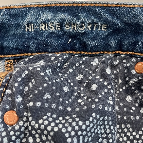American Eagle Hi Rise Shortie Next Level Stretch Shorts size 6 Exc. condition - Picture 6 of 6